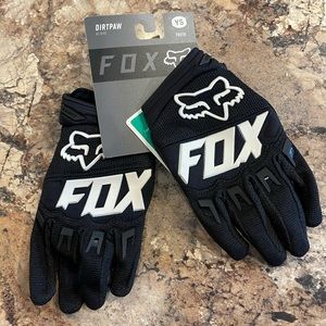 Black and white youth Fox Racing gloves